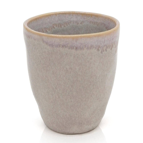 Espresso kopje van aardewerk in zandkleur