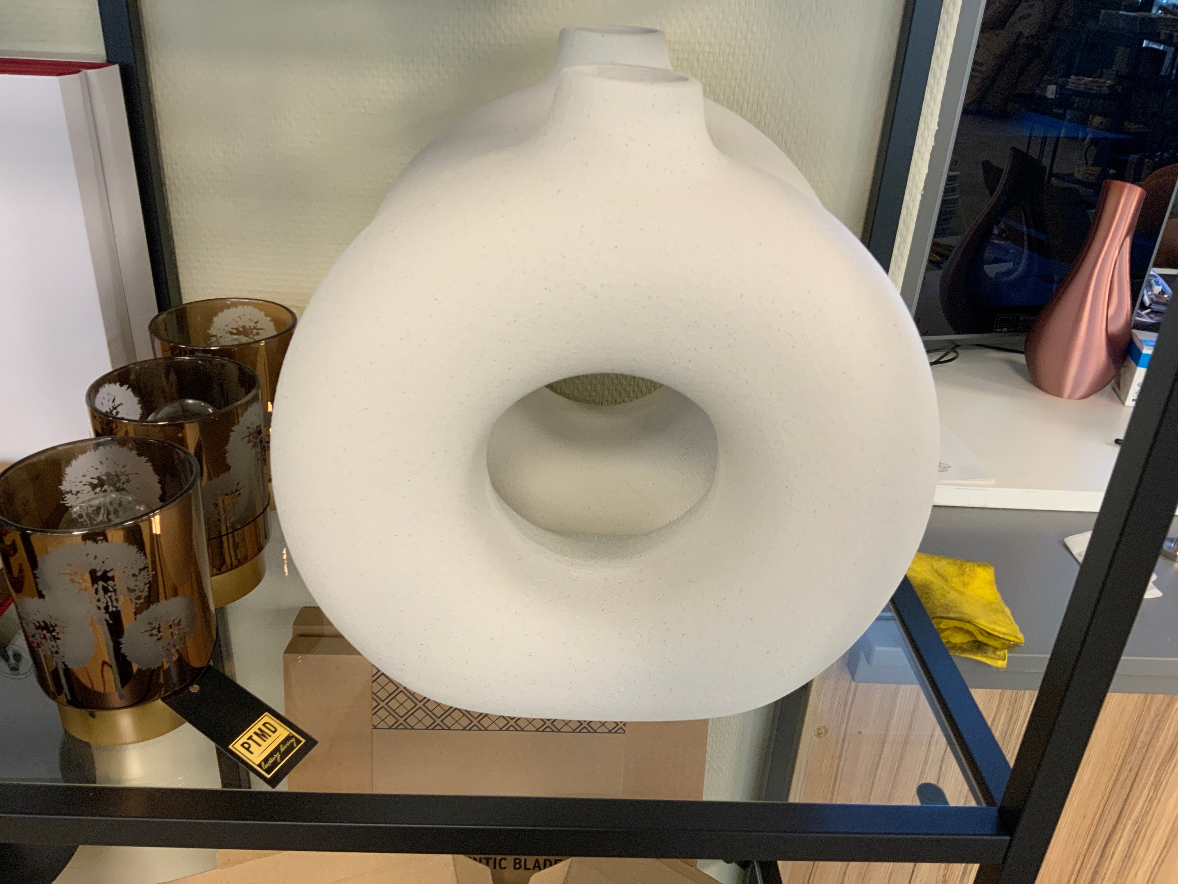 Vaas rond 31x10,5x31 cm wit