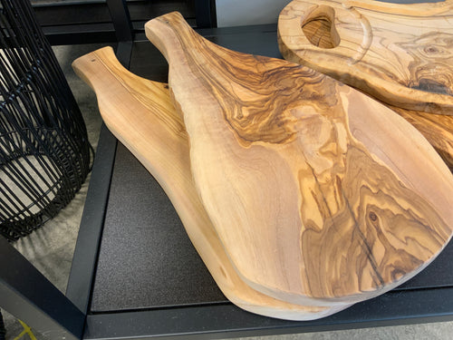 Serveerplank met handvat Lengte: ca. 34 cm olijfhout