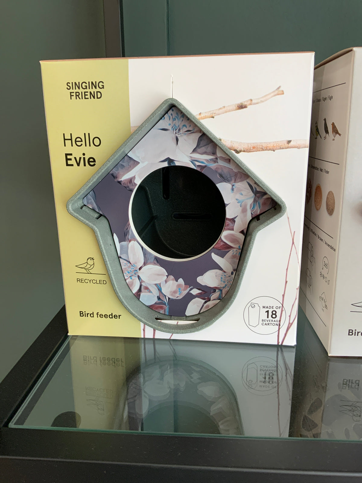 Bird Feeder model hello Evie groen