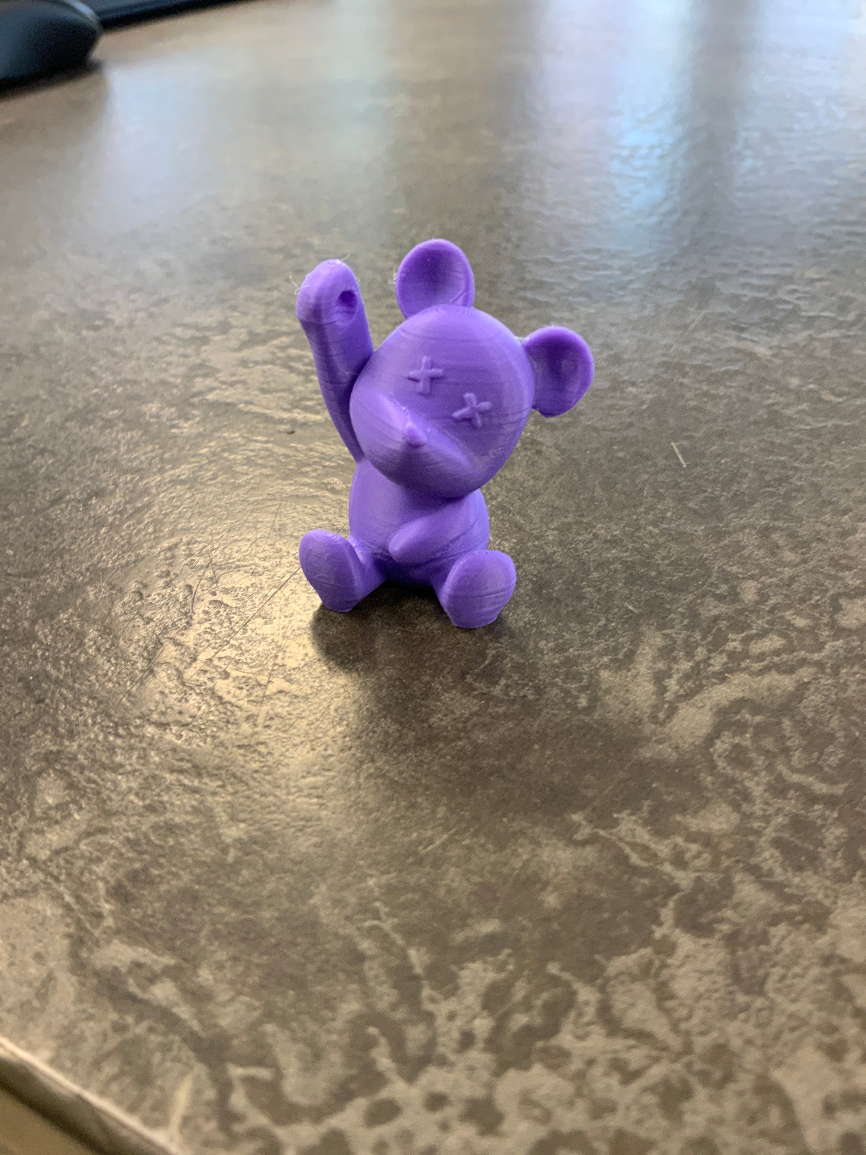 3D geprinte sleutelhanger beertje paars